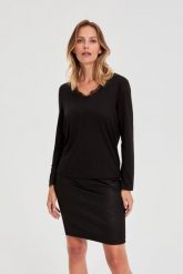Sweter z koronkowym dekoltem czarna. Czarne swetry klasyczne damskie MOODO, l, z elastanu, bez kołnierzyka. Za 79.99 zł.
