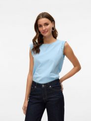 Vero Moda Koszulka w kolorze błękitnym rozmiar: M. Niebieskie bluzki damskie Vero Moda, m, bez wzorów, z bawełny, bez kołnierzyka, bez ramiączek. Za 74.46 zł.