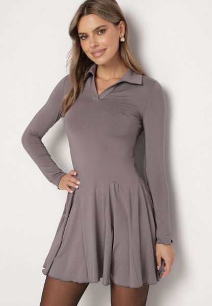 Szara Rozkloszowana Sukienka z Wiskozą Ozdobiona Kołnierzykiem Mirettia. Szare sukienki damskie Born2be, na co dzień, l, bez wzorów, z jeansu, bez kołnierzyka, bez ramiączek, mini, proste. Za 109.99 zł.