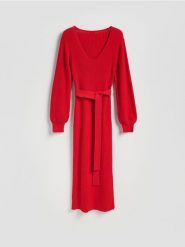 Sukienka z wełną - czerwony. Czerwone sukienki damskie Reserved, l, bez wzorów, z bawełny, bez kołnierzyka, bez ramiączek, dopasowane. Za 329.99 zł.