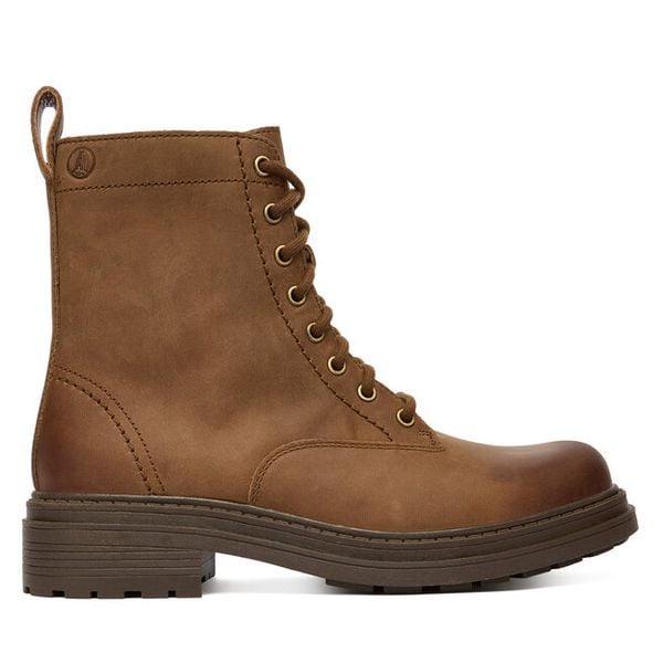 Trzewiki Clarks. Brązowe botki damskie Clarks, bez obcasa, na płaskiej podeszwie, bez zapięcia. Za 609.99 zł.