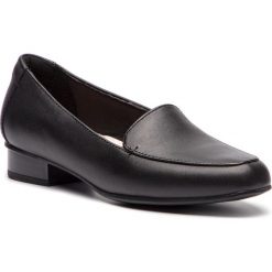 Półbuty CLARKS - Juliet Lora 261365774 Black Leather. Czarne mokasyny damskie Clarks, bez wzorów, z materiału, bez obcasa, na płaskiej podeszwie. W wyprzedaży za 179.00 zł.