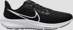 Buty do biegania męskie Nike Air Zoom Pegasus 39. Czarne obuwie do biegania damskie Nike. Za 628.00 zł.