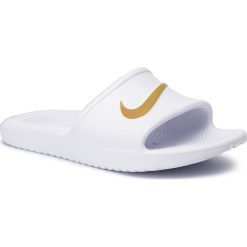 Klapki NIKE - Kawa Shower 832655 101 White/Metallic Gold. Białe klapki damskie Nike, bez wzorów, z materiału, bez obcasa. Za 99.00 zł.