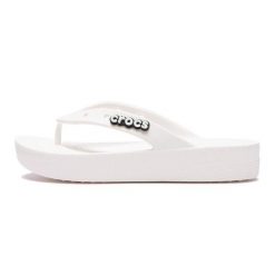 Japonki damskie Crocs Platform Flip. Białe klapki damskie Crocs, bez wzorów, z materiału, bez obcasa. Za 181.00 zł.
