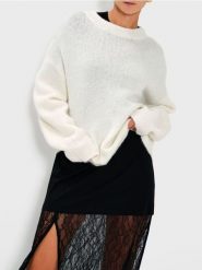 Sweter basic - biały. Białe swetry klasyczne damskie Sinsay, l, bez kołnierzyka. Za 49.99 zł.