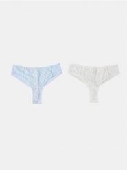 Stringi z ozdobną koronką 2 pack - niebieski. Niebieskie stringi damskie Sinsay, l, bez wzorów, z koronki. Za 19.99 zł.