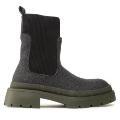 Sztyblety Jenny Fairy. Szare botki damskie Jenny Fairy, bez obcasa, na płaskiej podeszwie, bez zapięcia. Za 199.99 zł.