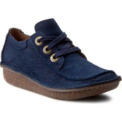 Półbuty CLARKS - Funny Dream 261237514 Navy. Niebieskie półbuty damskie Clarks, bez wzorów, z nubiku, bez obcasa, na płaskiej podeszwie. W wyprzedaży za 269.00 zł.