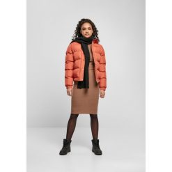 Kurtka damska Urban Classics hooded puffer. Czerwone kurtki damskie Urban Classics, na zimę, bez wzorów, z puchu, bez kaptura. Za 298.00 zł.