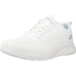 Buty do chodzenia damskie Skechers 117209SAGE. Zielone buty sportowe na co dzień damskie Skechers, bez wzorów, z materiału, trekkingowe. Za 390.00 zł.