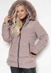 Ciemnobeżowa Kurtka z Dwustronnym Suwakiem Odpinanym Kapturem i Futerkiem Itteira. Brązowe kurtki damskie Born2be, xl, bez wzorów, z jeansu. Za 229.99 zł.