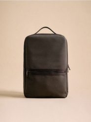 Plecak z uchwytem - ciemnobrązowy. Brązowe plecaki męskie Reserved, bez wzorów. Za 179.99 zł.