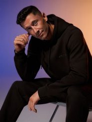 4F Bluza dresowa regular z kapturem męska 4F | Robert Lewandowski - brązowa M. Brązowe bluzy z kapturem męskie 4f, m, z bawełny. Za 249.99 zł.