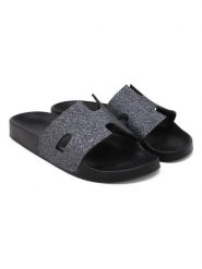 Calceo Klapki w kolorze srebrno-czarnym rozmiar: 38. Czarne klapki damskie Calceo, bez wzorów, bez obcasa. Za 52.79 zł.