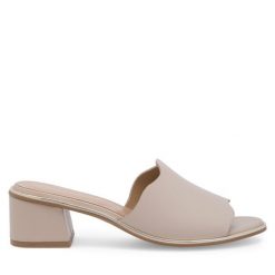 Klapki Lasocki. Brązowe klapki damskie Lasocki, bez wzorów, bez obcasa. Za 119.99 zł.