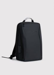 Czarny plecak męski zamykany na kod. Czarne plecaki męskie Pako Lorente, bez wzorów, z poliesteru. Za 149.99 zł.