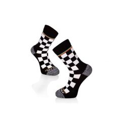 Aktywny styl życia Bawełniane skarpetki SQUARES Biało-czarne. Czarne skarpetki damskie TRY TO FLY, bez wzorów, z bawełny. Za 59.75 zł.