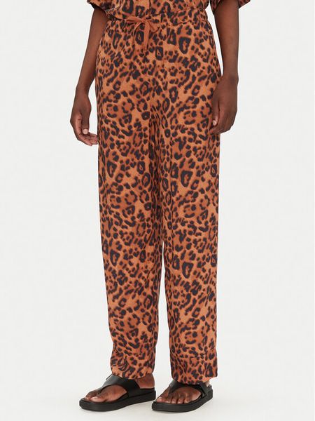 Chantelle Spodnie materiałowe Explore C18SE0 Brązowy Relaxed Fit. Brązowe spodnie materiałowe damskie Chantelle, bez wzorów, z materiału. Za 149.99 zł.