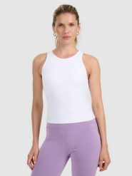 4F Top slim z prążkowanej dzianiny damski - biały S. Białe topy damskie 4f, s, bez wzorów, z dzianiny, bez kołnierzyka. Za 89.99 zł.