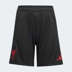 Spodenki treningowe Liverpool FC Tiro 25 Competition. Czarne szorty damskie Adidas, z aplikacjami, z materiału, klasyczne, z standardowym stanem. Za 218.61 zł.