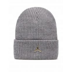 Czapka zimowa ciepła unisex NIKE. Szare czapki męskie Jordan, na zimę, bez wzorów. Za 186.00 zł.