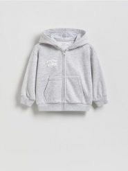 Rozpinana bluza z nadrukiem na plecach - jasnoszary. Szare bluzy i bluzki niemowlęce Reserved, bez wzorów, z bawełny, bez ramiączek, bez kaptura. Za 49.99 zł.