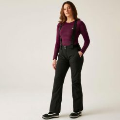 Spodnie narcisrskie dla kobiet Dare2b EFFUSED II. Czarne spodnie materiałowe damskie Dare 2b, bez wzorów, sportowe. Za 299.99 zł.