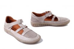 MANITU 840071-08 beige, półbuty damskie. Brązowe półbuty damskie Manitu, w ażurowe wzory, ze skóry, bez obcasa. Za 223.93 zł.