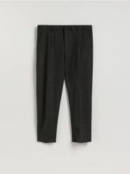 Spodnie slim fit z wełną - ciemnoszary. Szare spodnie materiałowe męskie Reserved, bez wzorów, z tkaniny. Za 259.99 zł.