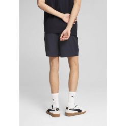 Męskie tkane szorty Essentials 5" PUMA New Navy Blue. Niebieskie szorty męskie Puma, l, na fitness i siłownię. Za 99.00 zł.
