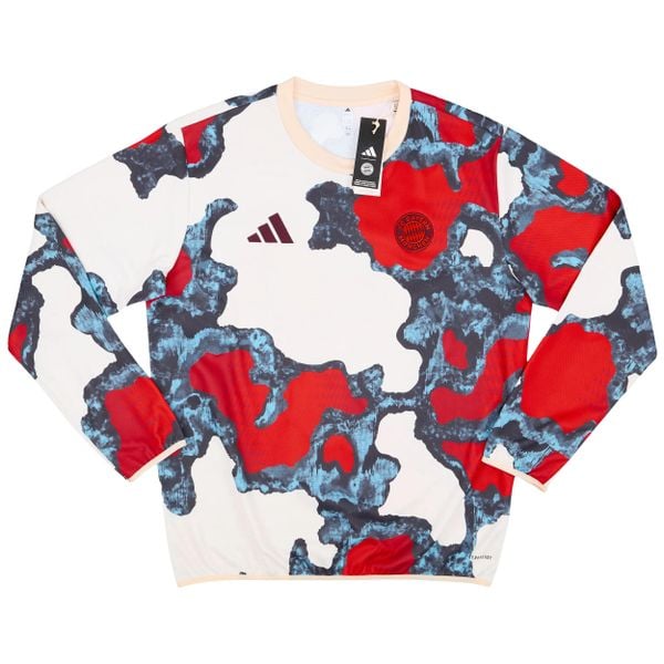 Koszulka przedmeczowa Bayern Munich 2024/25. Czerwone t-shirty sportowe męskie Adidas, xl, z materiału, bez ramiączek, do piłki nożnej. Za 346.50 zł.