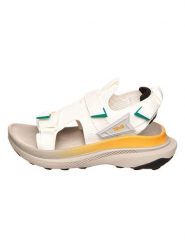 Teva Sandały trekkingowe "Aventrail" w kolorze kremowym rozmiar: 39. Brązowe obuwie trekkingowe damskie Teva, bez wzorów, z materiału, bez obcasa, na płaskiej podeszwie. Za 368.96 zł.