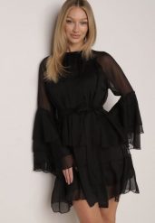 Czarna Sukienka z Eterycznymi Falbanami i Wiązanym Paskiem Rivaniah. Czarne sukienki damskie Born2be, na imprezę, m, bez wzorów, eleganckie, bez kołnierzyka, bez ramiączek, mini, kopertowe. Za 149.99 zł.