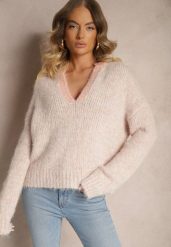 Różowy Sweter z Wełną o Krótkim Kroju z Trójkątnym Dekoltem Savandoria. Czerwone swetry klasyczne damskie Renee, na zimę, z wełny, bez kołnierzyka. Za 149.99 zł.