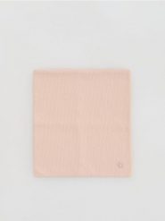 Komin z aplikacją - pastelowy róż. Czerwone szaliki dziecięce Reserved, z bawełny, bez ramiączek. Za 35.99 zł.