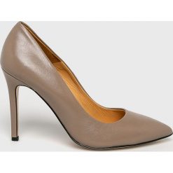 Solo Femme - Szpilki. Brązowe szpilki Solo Femme, bez wzorów, z materiału, bez obcasa. Za 339.90 zł.
