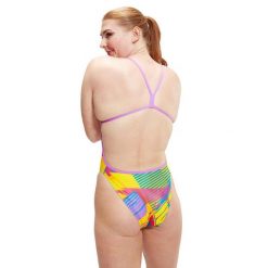 Strój pływacki jednoczęściowy damski Speedo Allover Digital Vback. Czerwone stroje jednoczęściowe damskie Speedo, xs, bez wzorów. Za 227.09 zł.