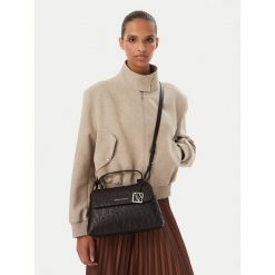 Torebka Armani Exchange. Brązowe torebki klasyczne damskie Armani Exchange, bez wzorów, bez dodatków. Za 564.99 zł.