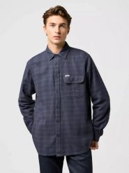 MĘSKA KOSZULA WRANGLER 1 PKT FLANNEL SHIRT MIDNIGHT GREY 112371523. Szare koszule męskie Wrangler, l, bez wzorów, bez kołnierzyka, bez ramiączek. Za 189.99 zł.