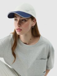4F Czapka z daszkiem snapback uniseks - biała S/M. Białe czapki z daszkiem damskie 4f, bez wzorów, z bawełny. W wyprzedaży za 29.99 zł.