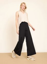 BGN Spodnie w kolorze czarnym rozmiar: 34. Czarne spodnie materiałowe damskie BGN, bez wzorów, z materiału, z podwyższonym stanem. Za 173.99 zł.