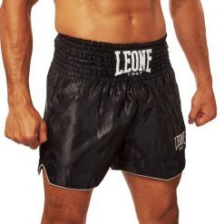 Spodenki bokserskie Leone thai basic. Czarne szorty męskie LEONE 1947, bez wzorów, z materiału, klasyczne. Za 151.50 zł.