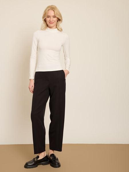 BGN Koszulka w kolorze kremowym rozmiar: 34. Brązowe bluzki damskie BGN, bez wzorów, bez kołnierzyka, bez ramiączek. Za 65.99 zł.