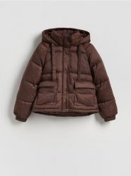 Pikowana kurtka z kapturem - ciemnobrązowy. Brązowe kurtki damskie Reserved, l, bez wzorów, z tkaniny, z kapturem. Za 159.99 zł.