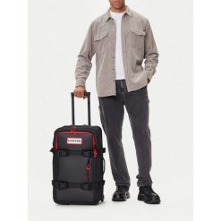 Walizka średnia Hunter. Czarne walizki Hunter, bez wzorów, średnie. Za 459.99 zł.