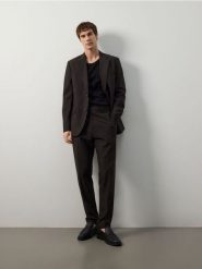 Spodnie garniturowe z kantem - ciemnobrązowy. Brązowe spodnie wizytowe męskie Reserved, z elastanu. Za 179.99 zł.