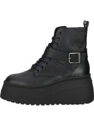 Steve Madden Skórzane botki w kolorze czarnym na koturnie rozmiar: 41. Czarne botki damskie Steve Madden, eleganckie, bez obcasa, na koturnie, bez zapięcia. Za 365.42 zł.
