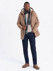 Męska długa kurtka parka z kożuszkiem – beżowa V1 - Rozmiar: XL. Brązowe parki męskie Ombre Clothing, m, z aplikacjami, z gumy. W wyprzedaży za 119.99 zł.