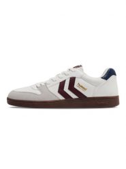 Buty halowe Hummel Perfekt SP. Białe buty sportowe na co dzień męskie HUMMEL, z materiału, bez zapięcia, do piłki ręcznej. Za 245.00 zł.